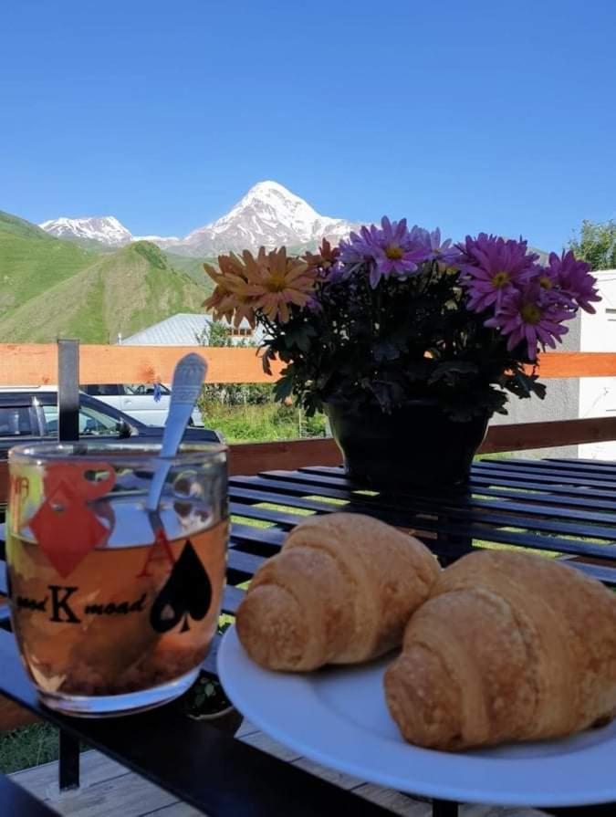 Guest House Elguja Qushashvili Kazbegi Kültér fotó