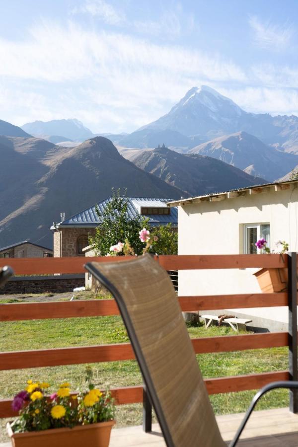 Guest House Elguja Qushashvili Kazbegi Kültér fotó