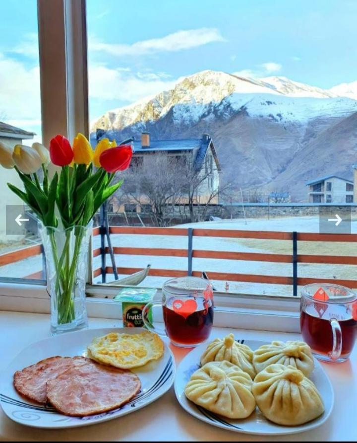 Guest House Elguja Qushashvili Kazbegi Kültér fotó