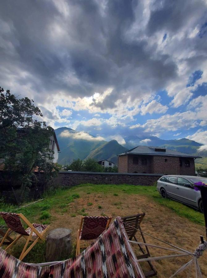 Guest House Elguja Qushashvili Kazbegi Kültér fotó